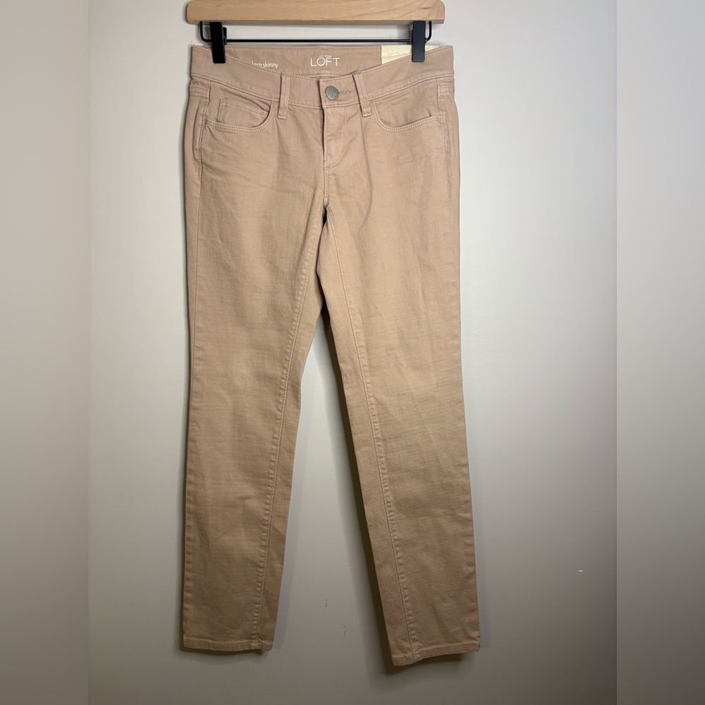 Women’s LOFT Modern Skinny jeans in a light pink/tan color size 25/0 petite NWT